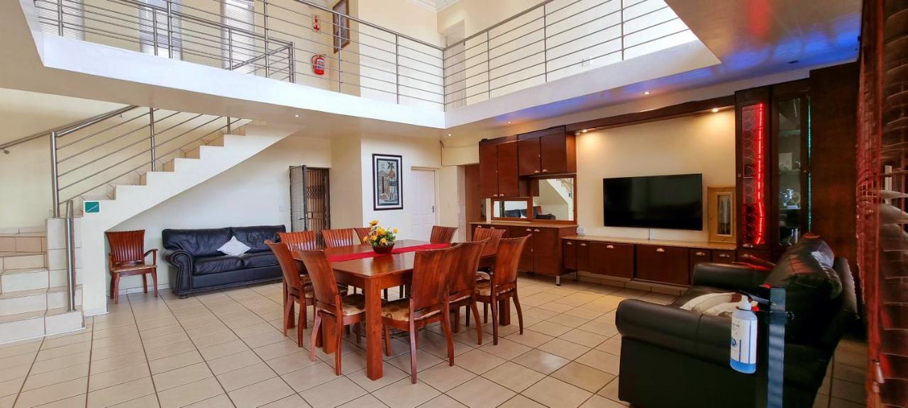 Asda Guesthouse Mogwase Bagian luar foto