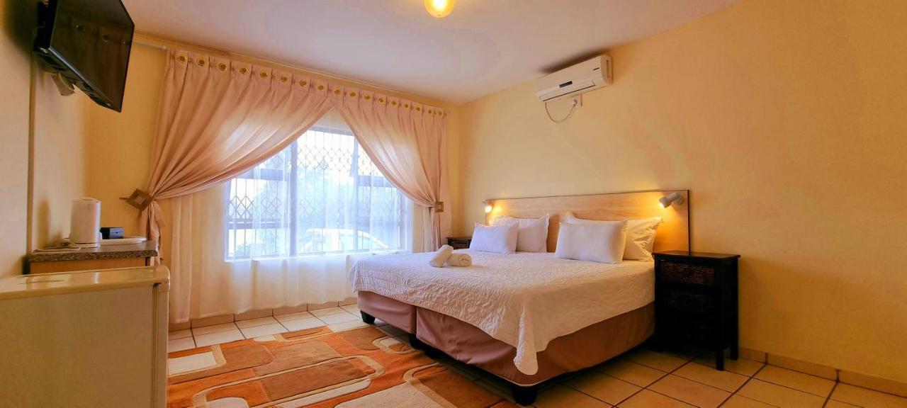 Asda Guesthouse Mogwase Bagian luar foto